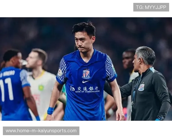 蒋圣龙代表上海申花完成底线解围,防守端预判能力提升 蒋圣龙代表上海申花完成底线解围,防守端预判能力提升